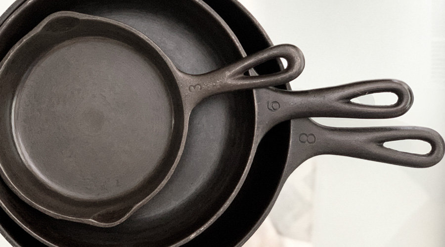 Is Your Unmarked Vintage Cast Iron Skillet a Wagner Ware?? See Side by Side  Comparison & Find Out 