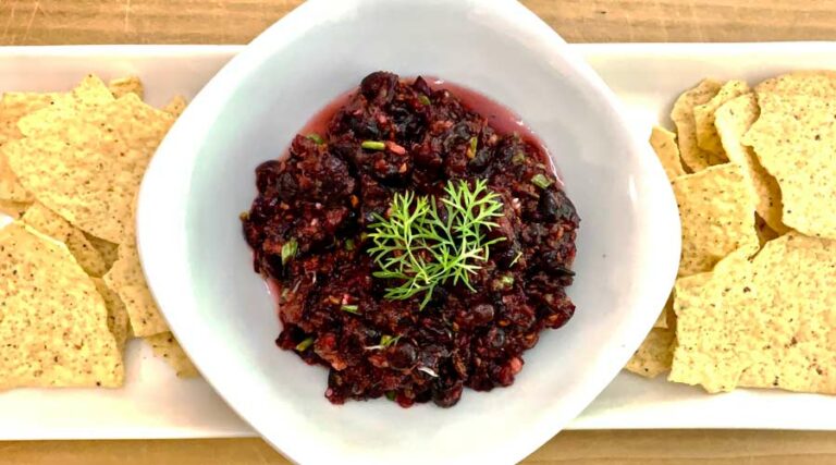 Recipe: Serviceberry salsa with cilantro berries / green coriander