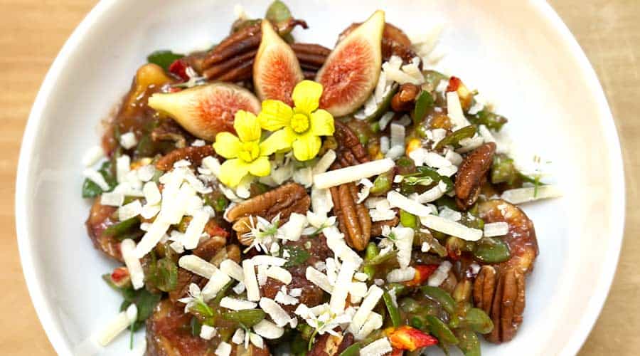 Fig-purslane salad with toasted pecans and fig-balsamic dressing